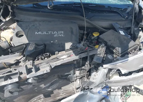 2015 Jeep Cherokee Latitude z USA, uszkodzony, nr VIN 1C4PJLCB3FW655852